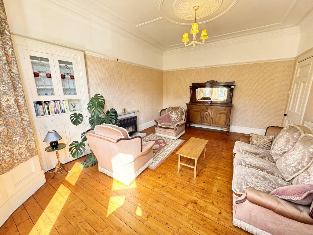 Lounge 3