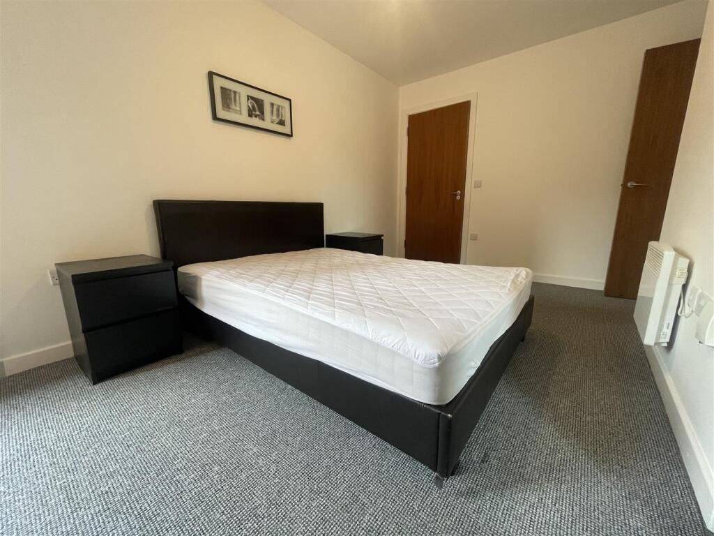 1st Bedroom 2.jpeg