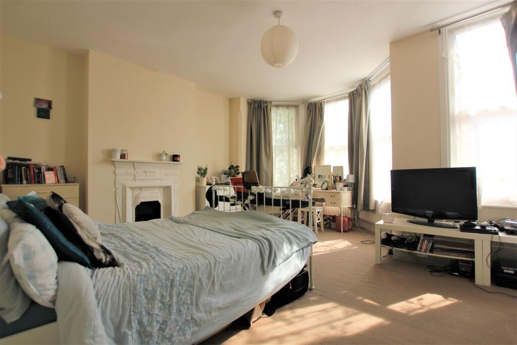 Bedroom 2.JPG