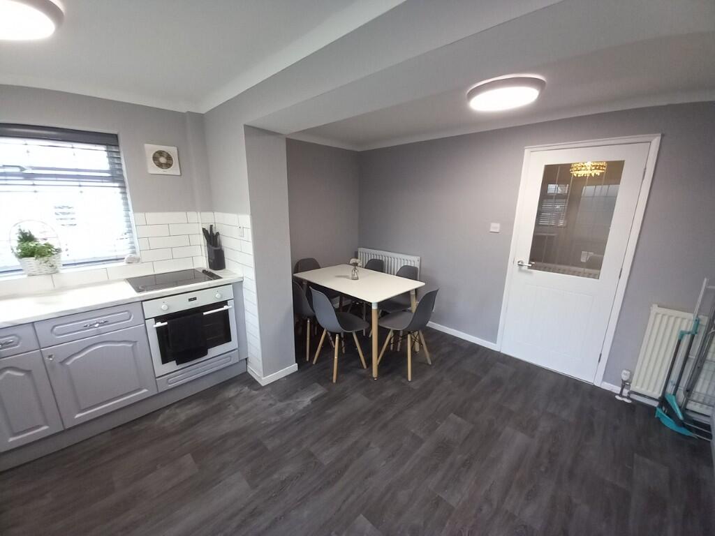 Kitchen Diner 2