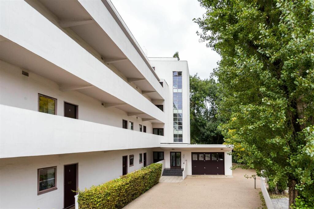 Communal Entrance