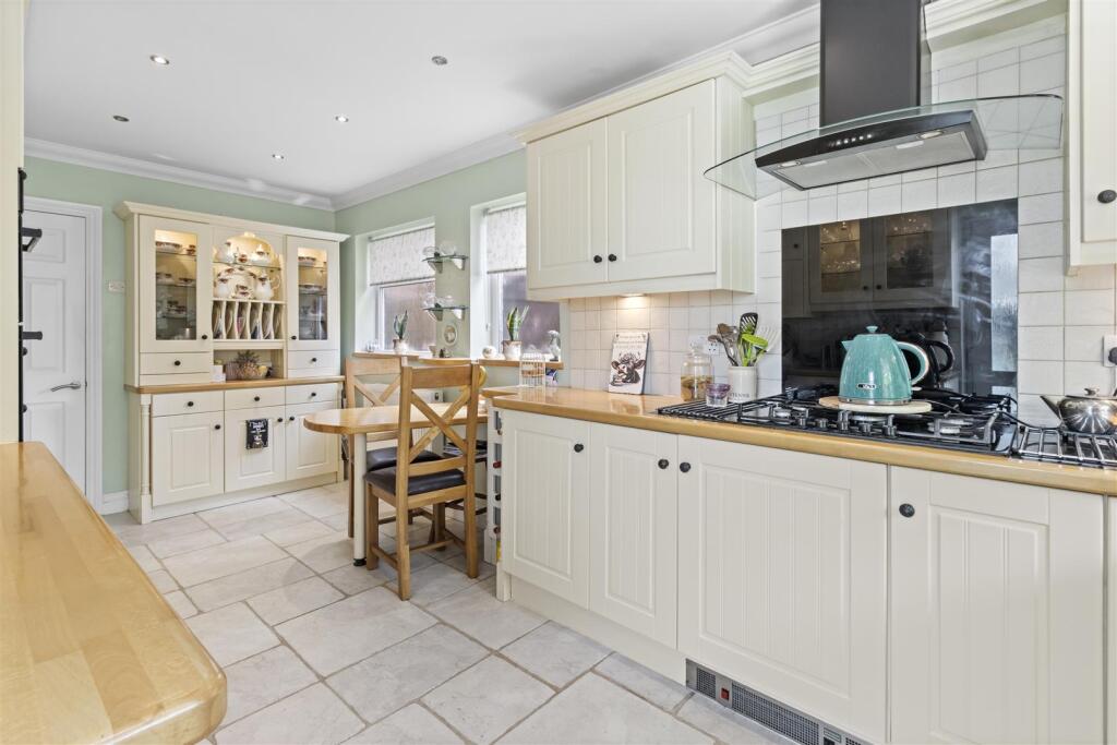 Kitchen/Breakfast Room