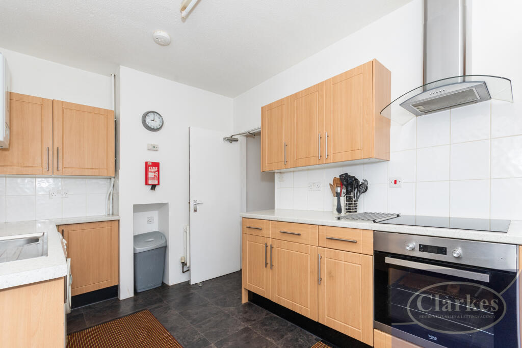 FC057_94 PINE RD_027