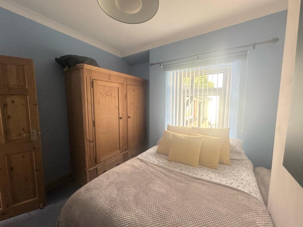 77BC6138-4E01-4480-B3A8-A7CBB98688C0