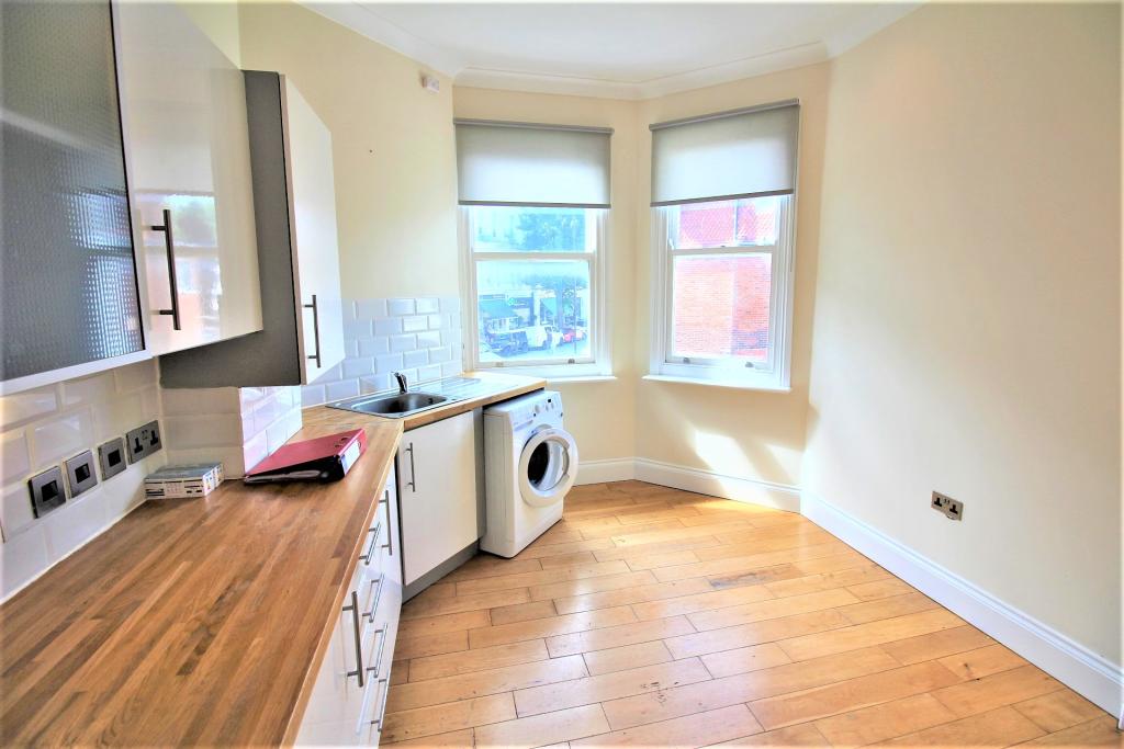 KITCHEN3.JPG