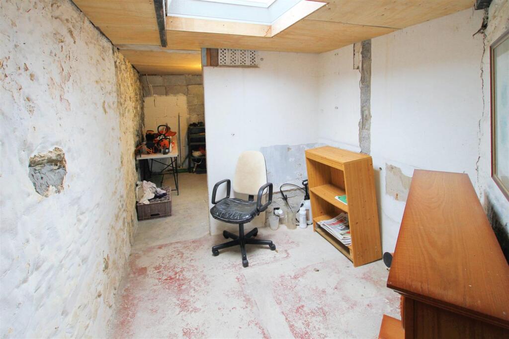 Annex potential kitchen area