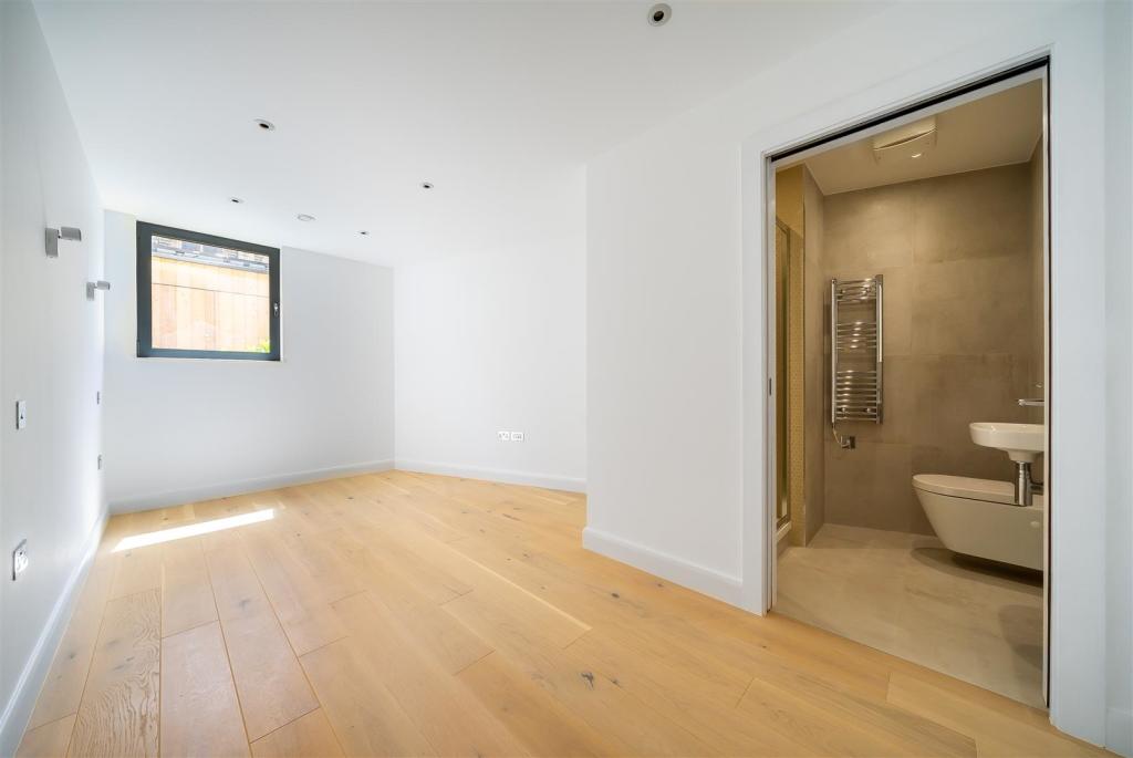 Flat-3-252-Finchley-Road-3.jpg