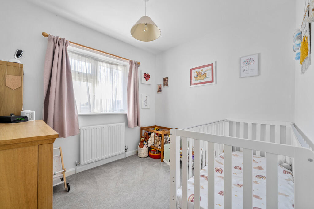 8 Tintern Avenue,...