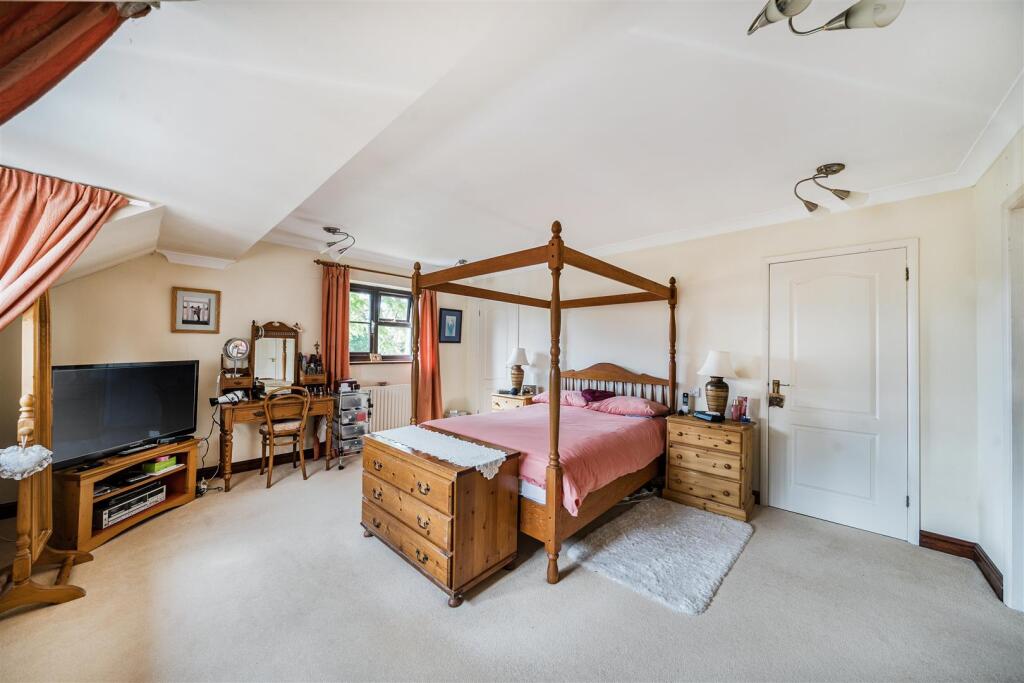 Apple Dene, 27 Careys Road, Pury End (21).jpg