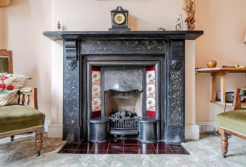 1327124-27-687a4a...