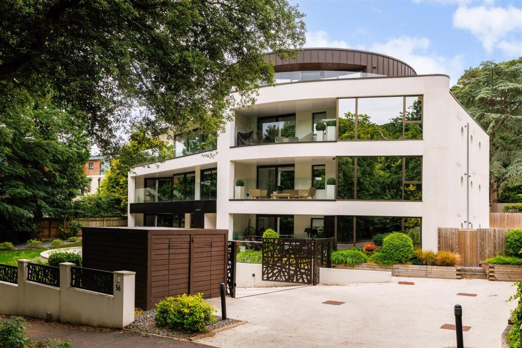 93916_Flat 10 56 The Avenue  (6).jpg