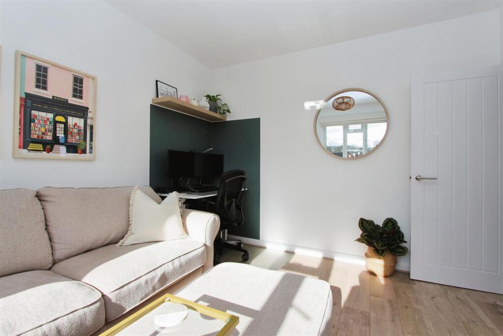 Sitting / Dining Room