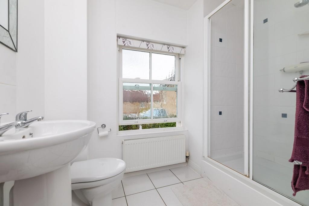 Bed 2 En-suite