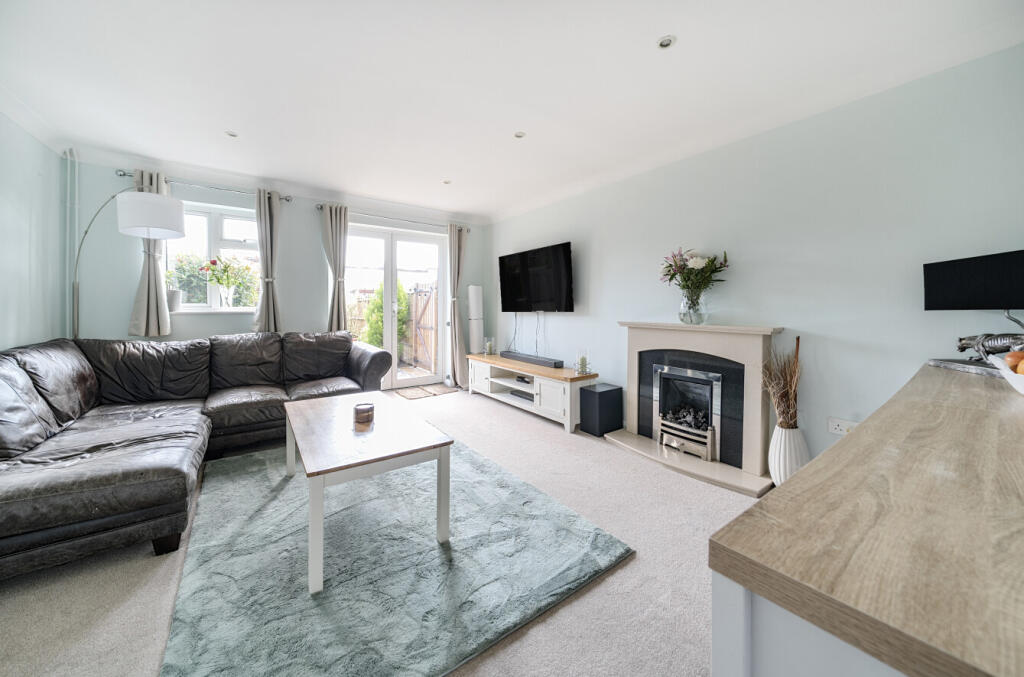 1305261-1-684bfe3...