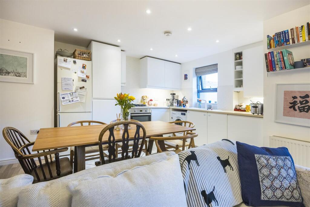 12  Almond Court -009.jpg