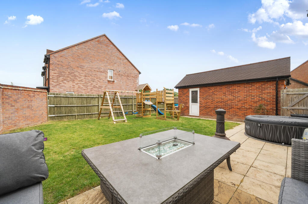 1329466-8-688394c...