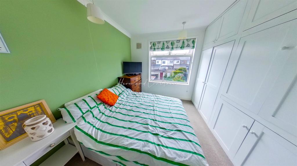 St Agnes, Heath, HernCrabtree,.jpg