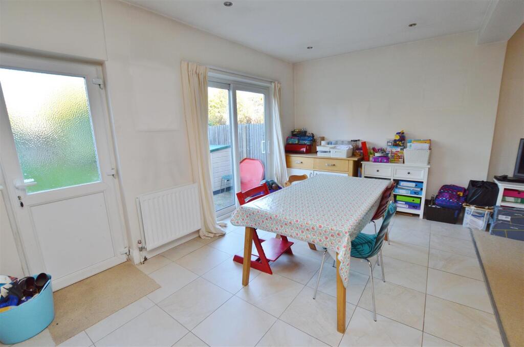 Dining room.jpg