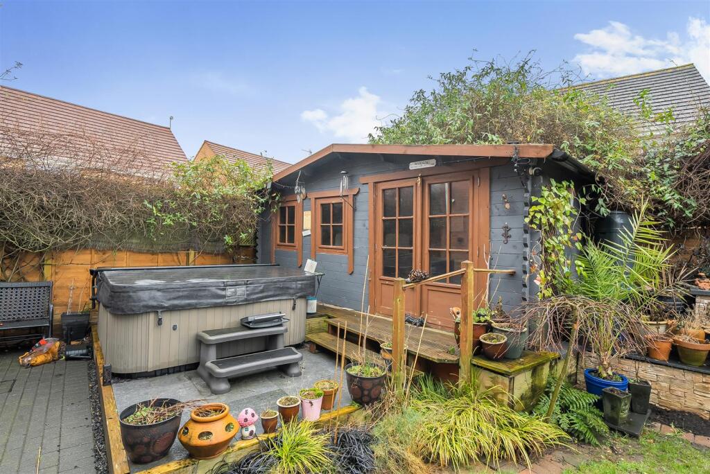 Roman Close, Northampton