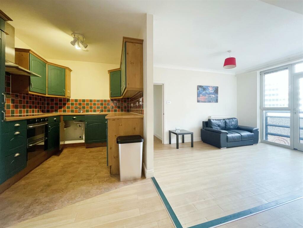 Kitchen / Living