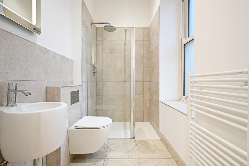 Master En-Suite Shower Room