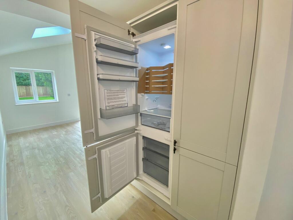 Built in fridge/freezer