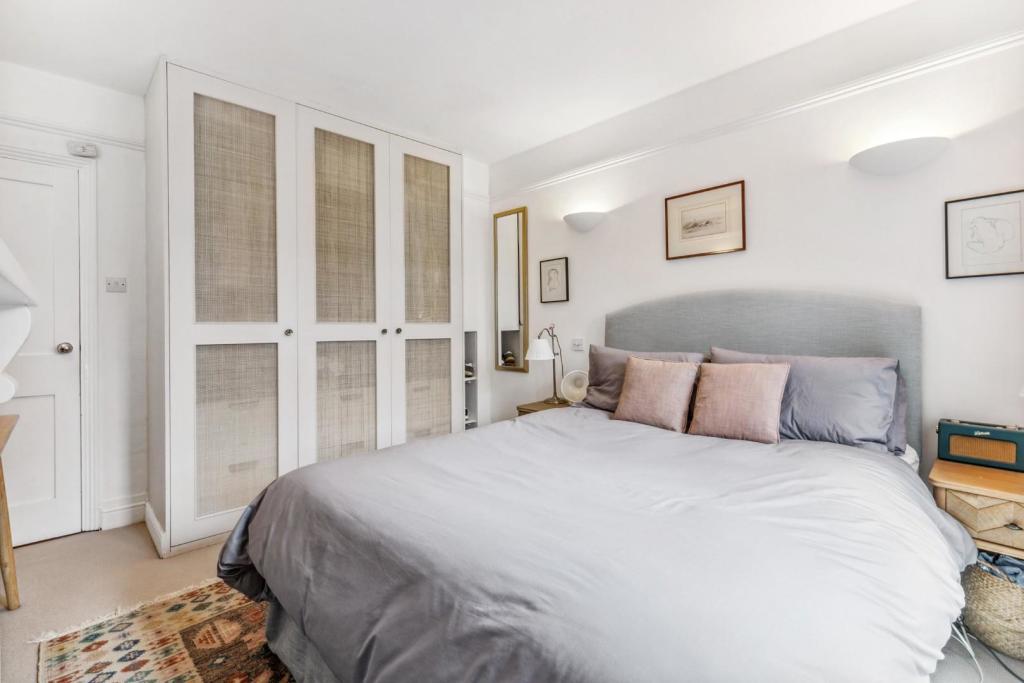 Bedroom (2).jpg