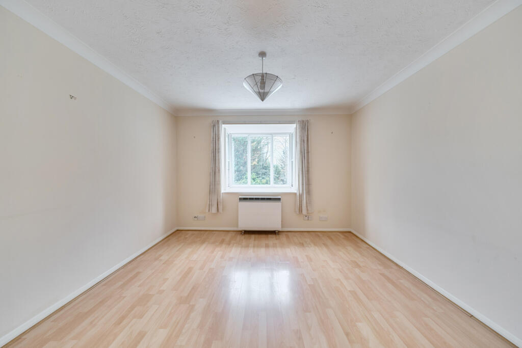 1376742-6-690b4a1...