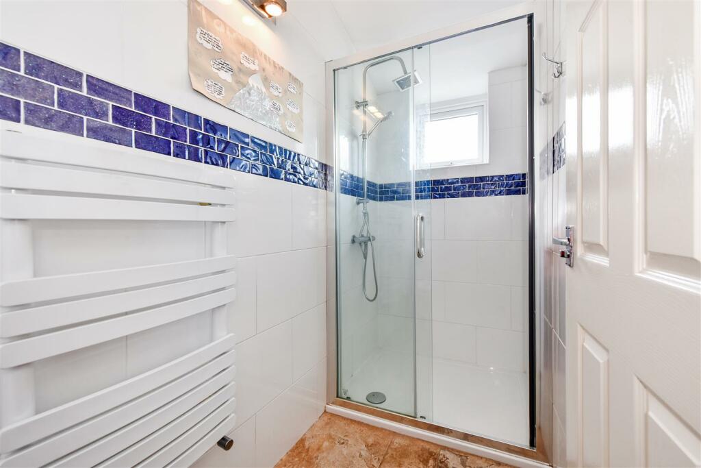 Shower Room.jpg