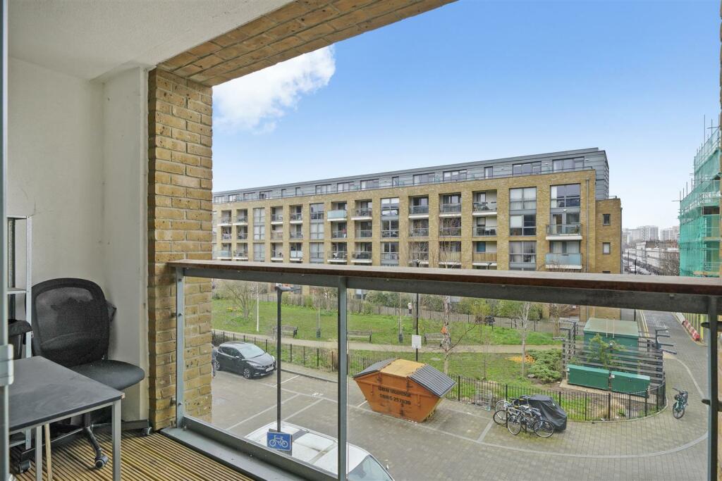 Flat 8, 11 Canalside Square - t4ydW3SoHH9eI1de3OMS