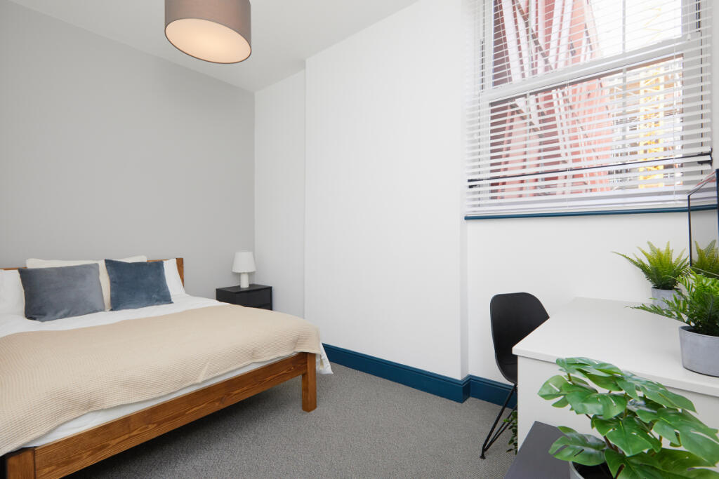 Shoe &amp; Boot Factory, Flat 14 Bedroom 8