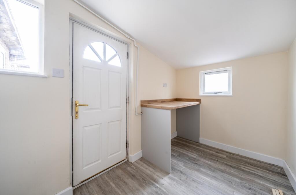 1363352-8-68de8d159aa9b