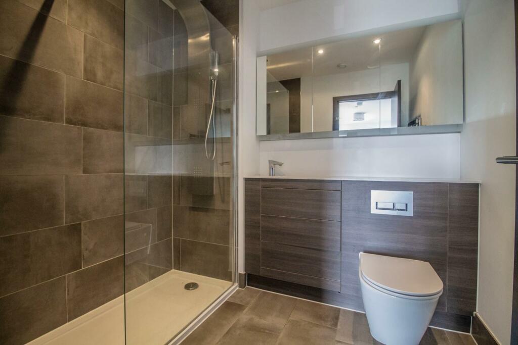 87 Harland Court [En-Suite Shower Room].jpg