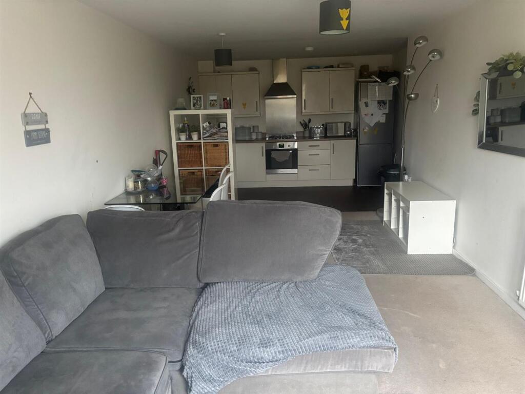 Front Room v3.JPG