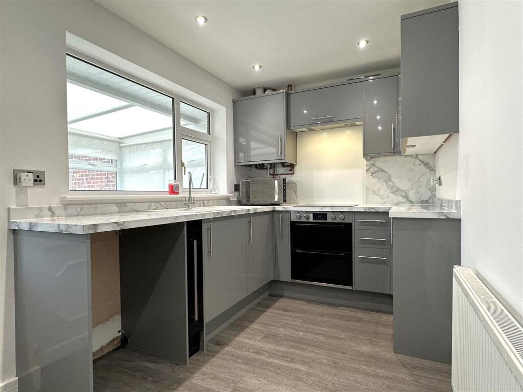 Stylish Modern Kitchen 508