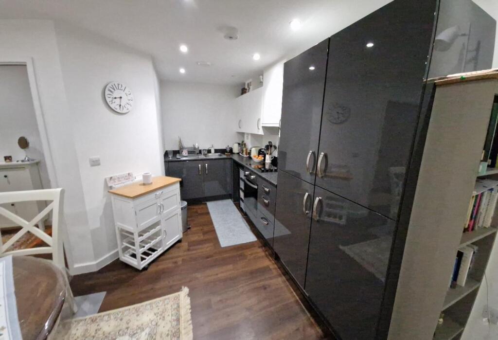Kitchen 1.jpg