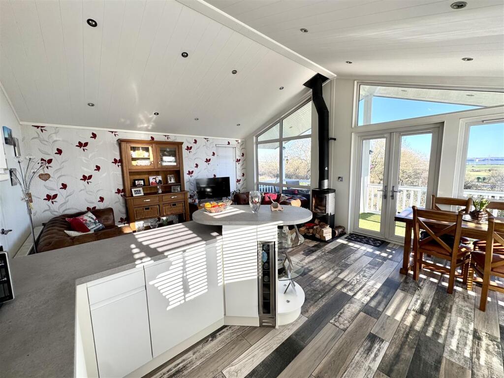 OPEN PLAN KITCHEN/LIVING/DINING ROOM