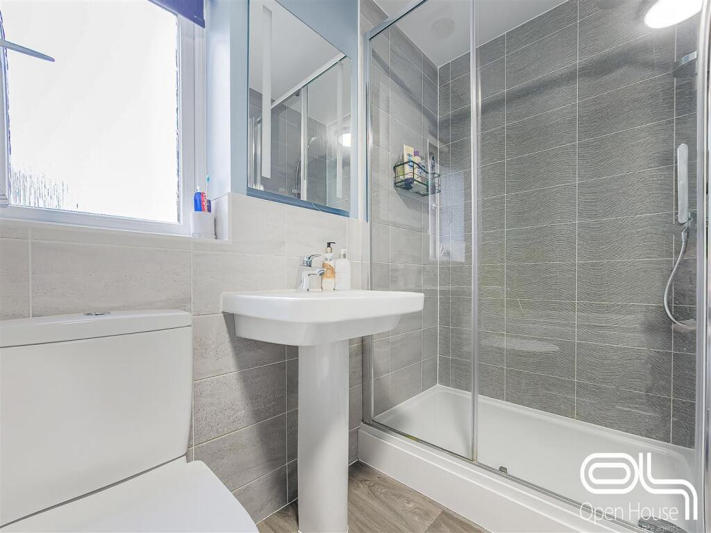 Pickering Drive (21).jpg