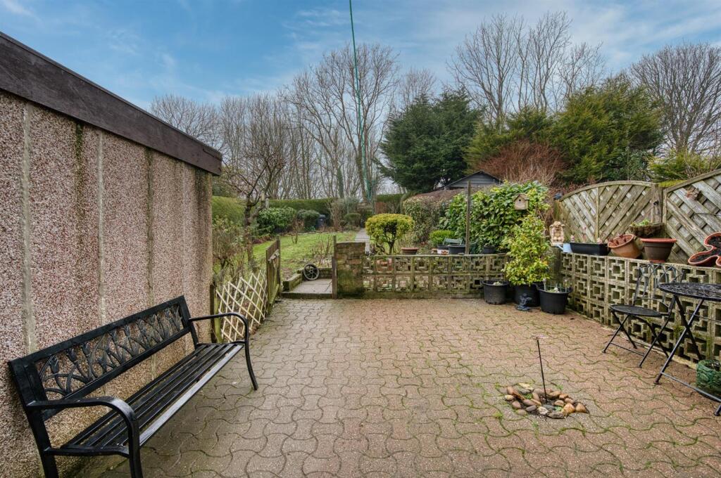 Garden - patio area.jpg