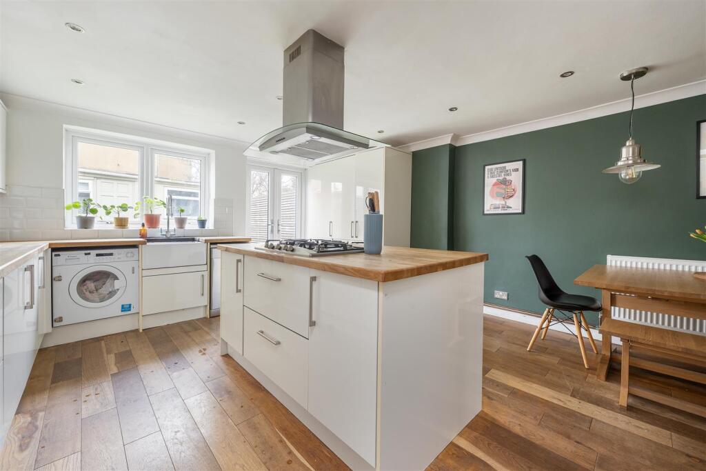 Glenparke Road E7