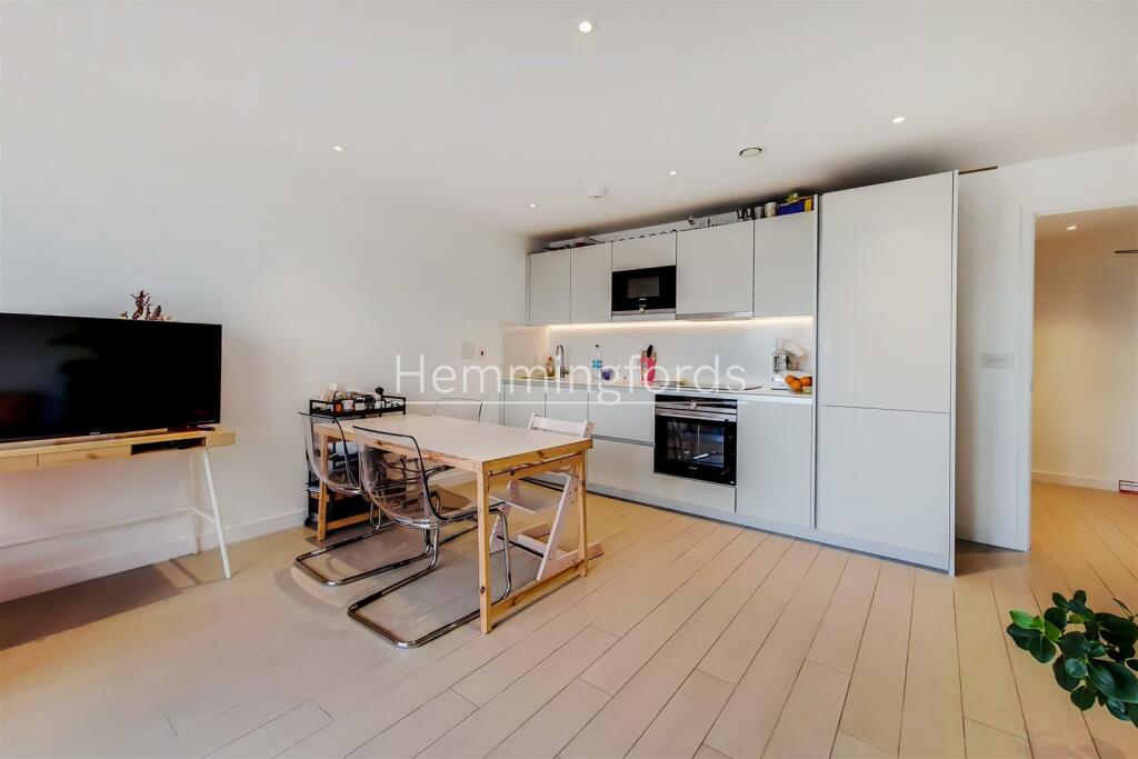 2_Kitchen-Reception-0.jpg