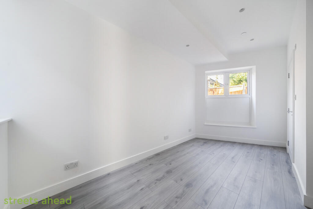 349b36a8-b33d-415...