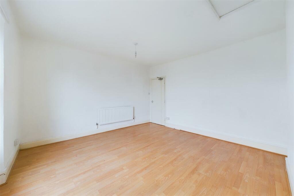 Flat 4, 41 Redland Road, Bristol BS6 6AG | Leaseho