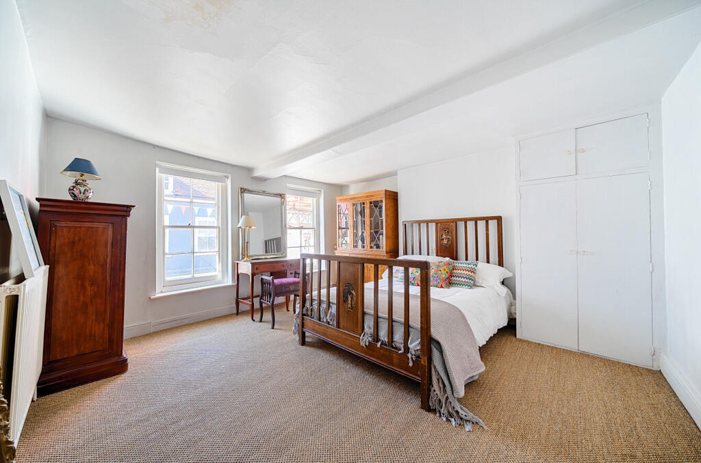 1282734-9-68276ec...