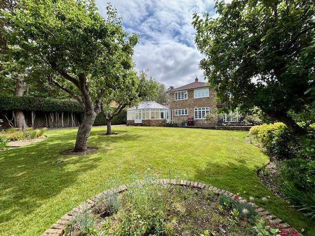 7 Devonshire Drive garden 7.jpg