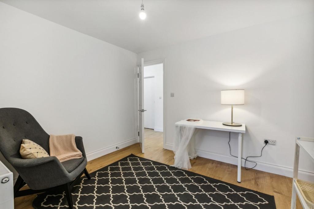Bedroom .jpg