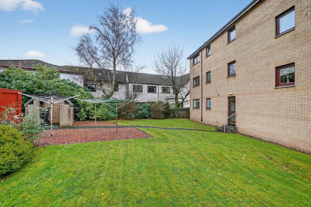 2 woodbank gardens, largs _15.jpg