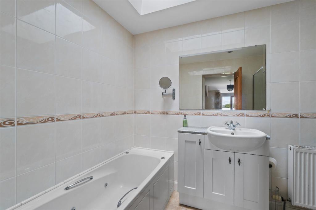 Master Ensuite