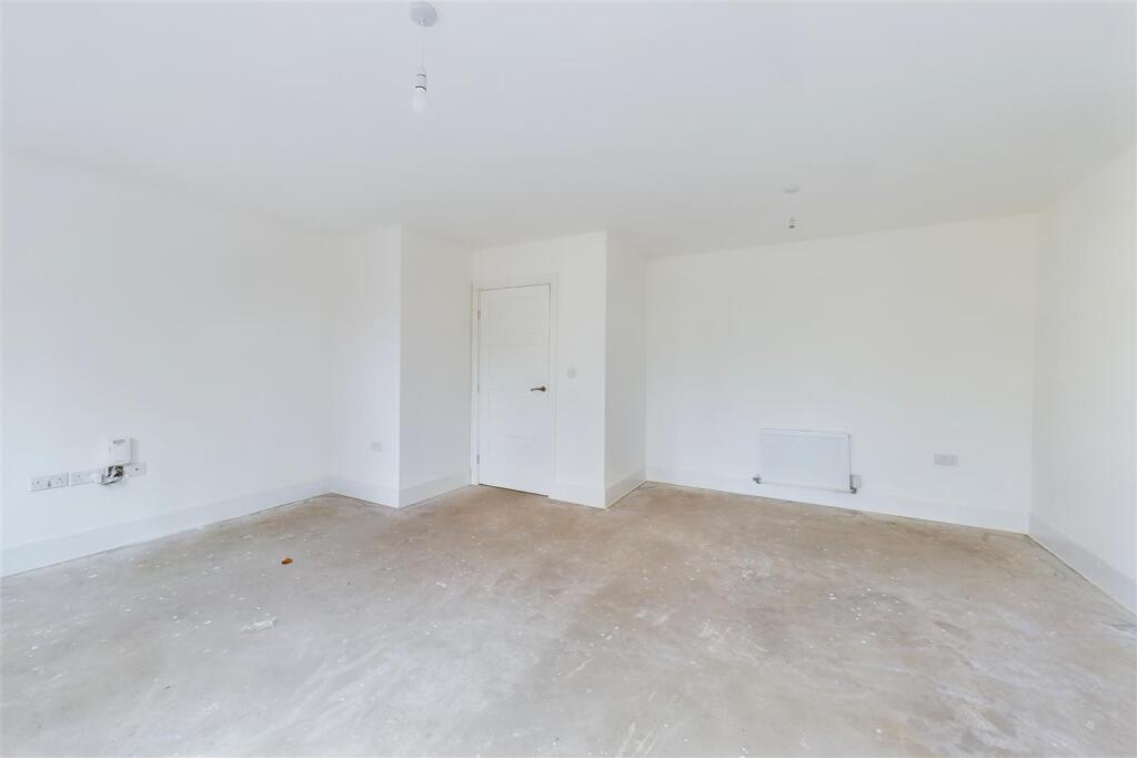 1 and 3, Mulberry Close Abergavenny, NP7 5ES | Fre