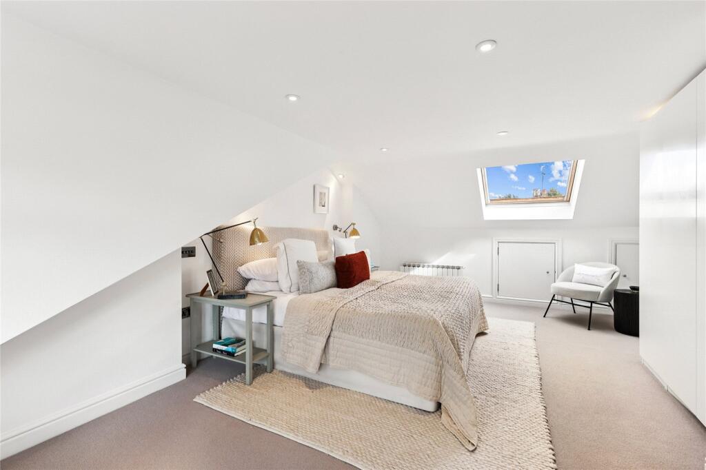 Principal bedroom